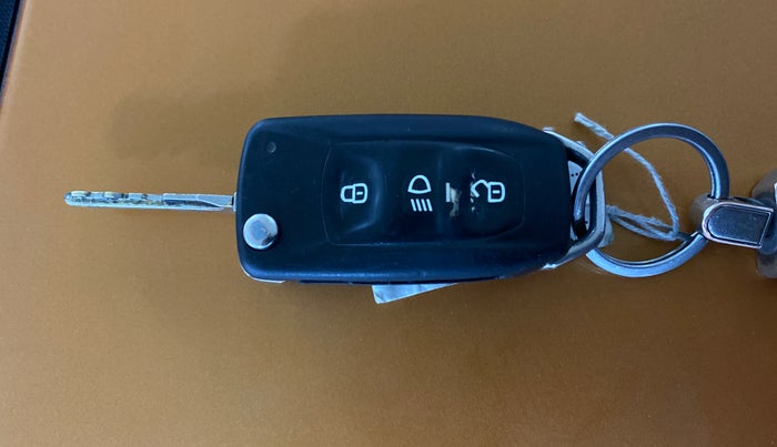 2018 Tata Tiago XZA PETROL, Petrol, Automatic, 50,546 km, Key Close Up