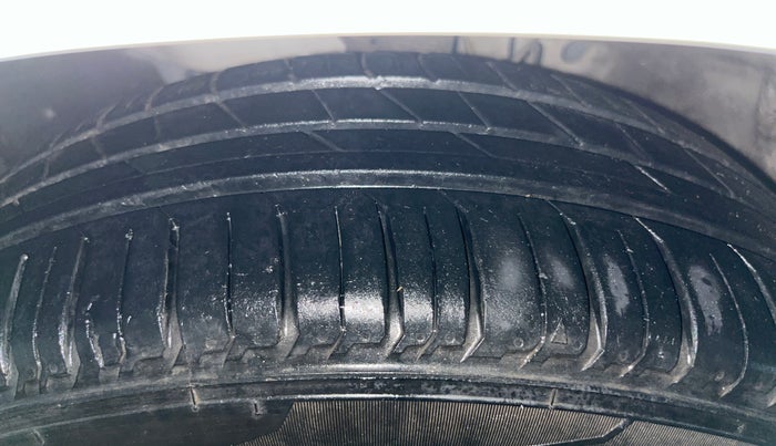 2019 Honda Amaze 1.2L I-VTEC VX CVT, CNG, Automatic, 63,521 km, Left Front Tyre Tread