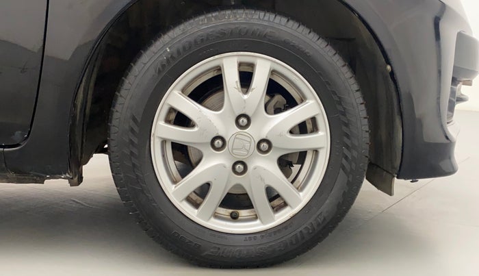 2012 Honda Brio V MT, Petrol, Manual, 70,175 km, Right Front Wheel