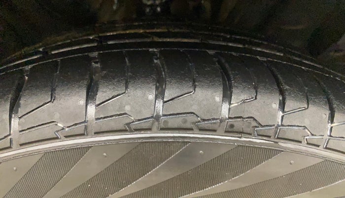 2021 KIA SELTOS GTX PLUS AT 1.5 DIESEL, Diesel, Automatic, 42,548 km, Right Front Tyre Tread