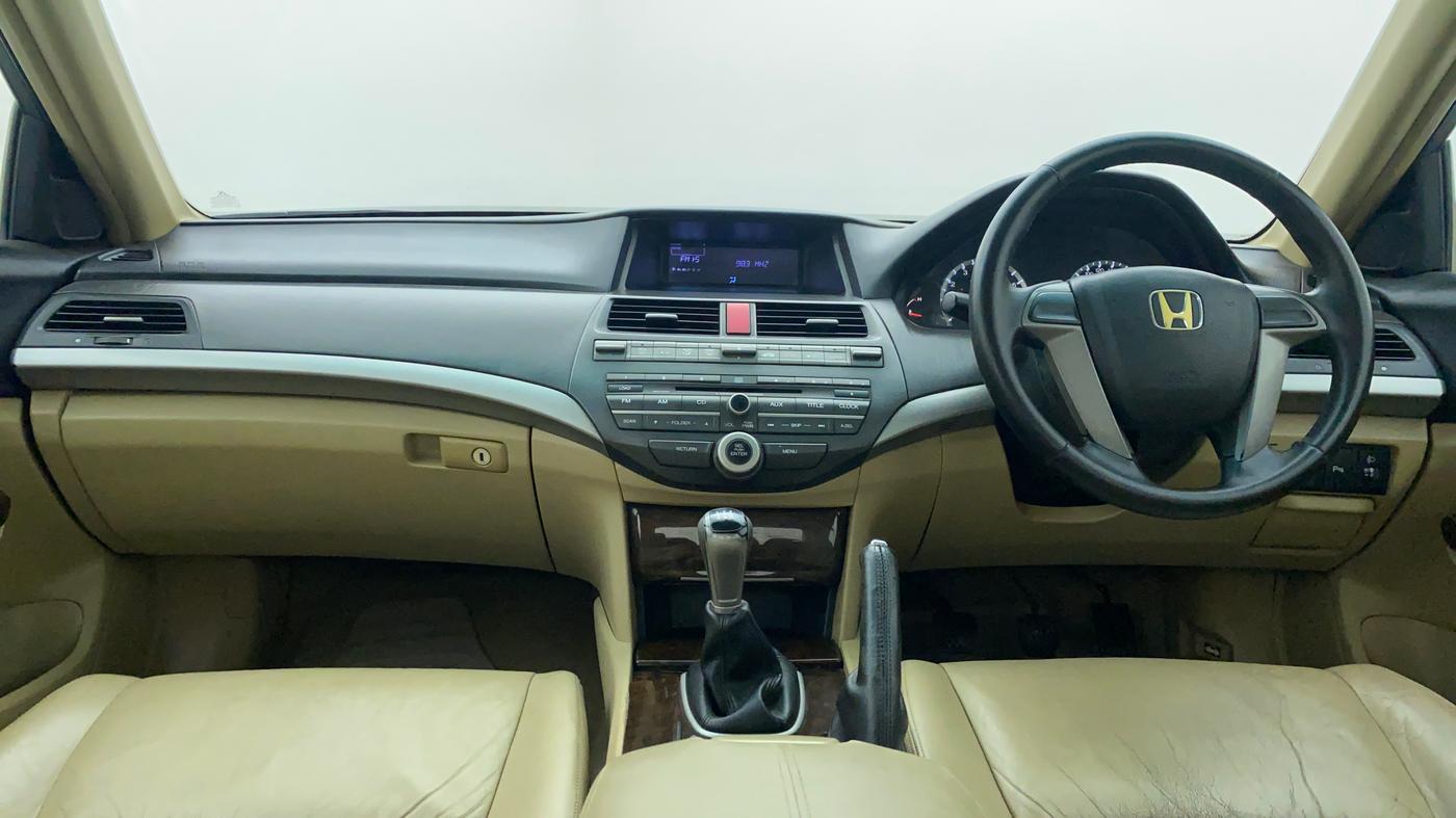 2011 Honda Accord 2.4 MT, Petrol, Manual, 66,093 km, Dashboard