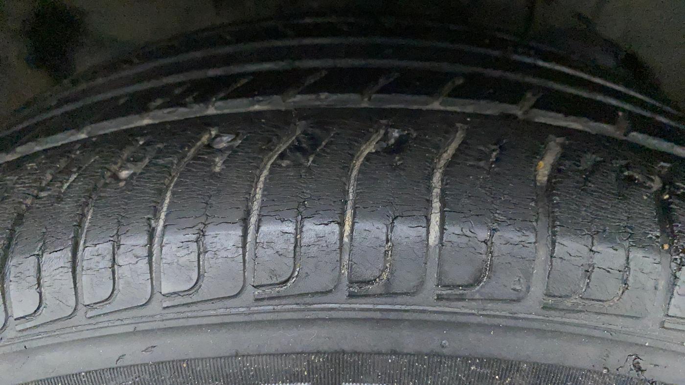2011 Honda Accord 2.4 MT, Petrol, Manual, 66,093 km, Right Front Tyre Tread