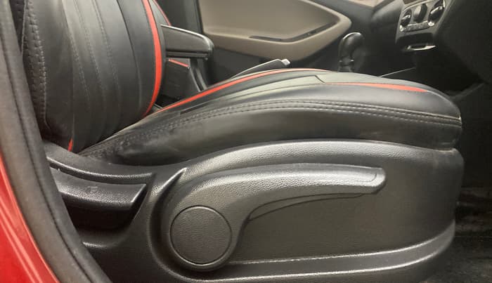 2019 Hyundai Elite i20 SPORTZ PLUS 1.2, Petrol, Manual, 69,425 km, Driver Side Adjustment Panel