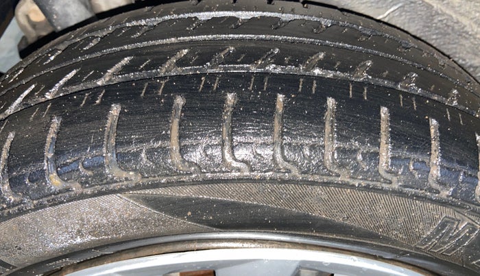 2014 Maruti Wagon R 1.0 VXI, Petrol, Manual, 68,249 km, Right Rear Tyre Tread