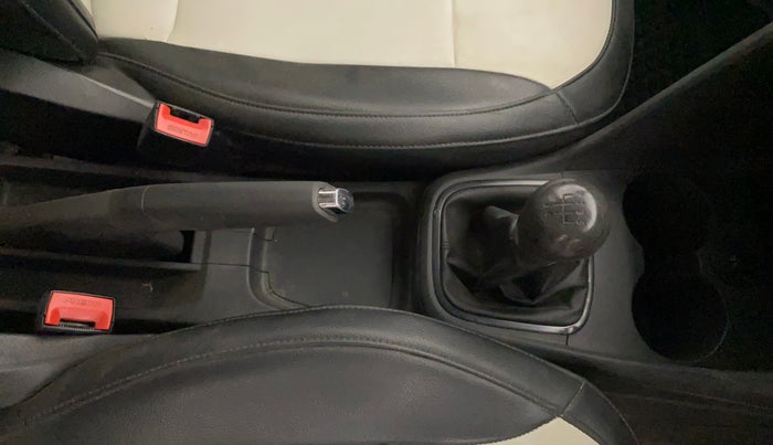 2016 Volkswagen Polo TRENDLINE 1.2L PETROL, Petrol, Manual, 38,803 km, Gear Lever