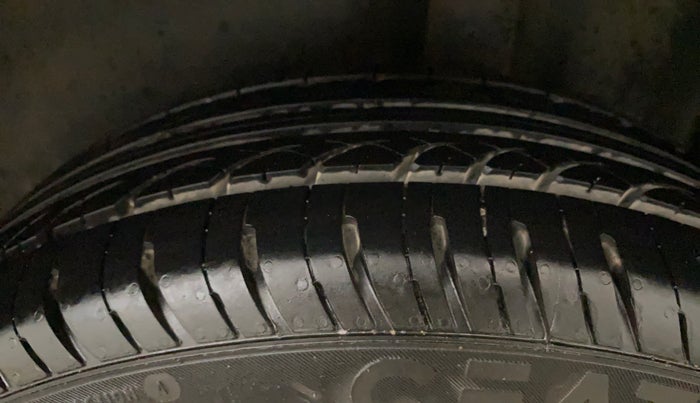 2016 Volkswagen Polo TRENDLINE 1.2L PETROL, Petrol, Manual, 38,803 km, Left Rear Tyre Tread