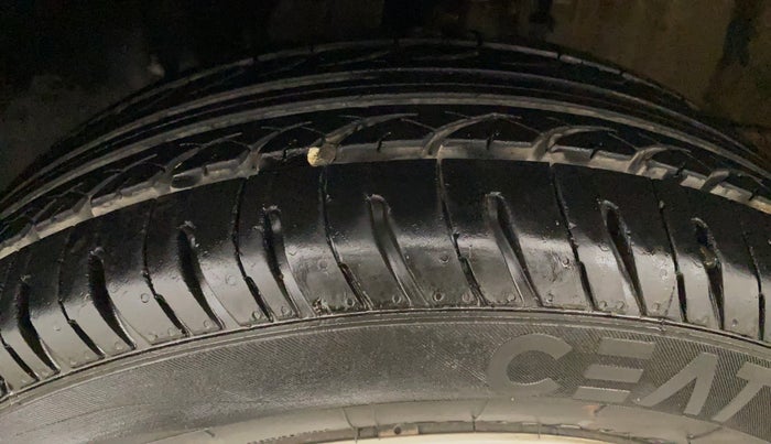 2016 Volkswagen Polo TRENDLINE 1.2L PETROL, Petrol, Manual, 38,803 km, Left Front Tyre Tread