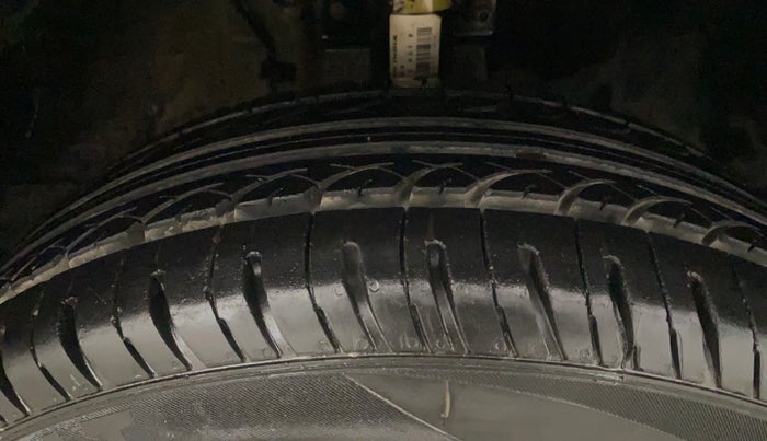 2016 Volkswagen Polo TRENDLINE 1.2L PETROL, Petrol, Manual, 38,803 km, Right Front Tyre Tread