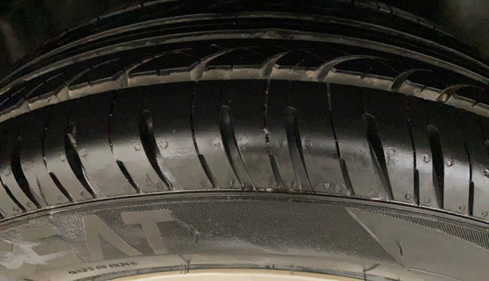 2016 Volkswagen Polo TRENDLINE 1.2L PETROL, Petrol, Manual, 38,803 km, Right Rear Tyre Tread