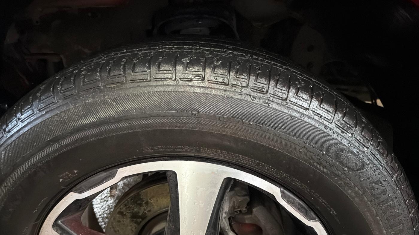 2022 Mahindra SCORPIO CLASSIC S11 7STR, Diesel, Manual, 61,296 km, Left Front Tyre Tread