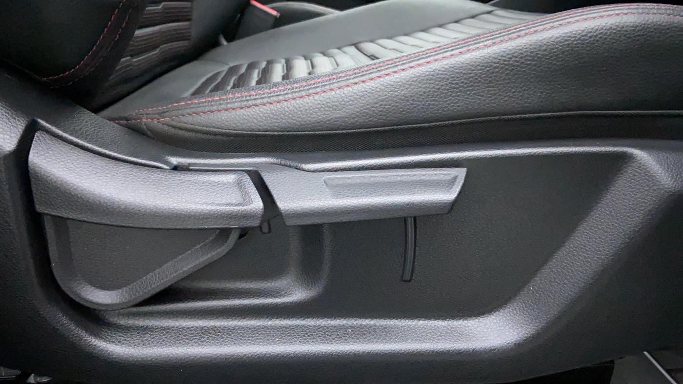 2020 KIA SONET GTX PLUS DCT 1.0, Petrol, Automatic, 16,425 km, Driver Side Adjustment Panel