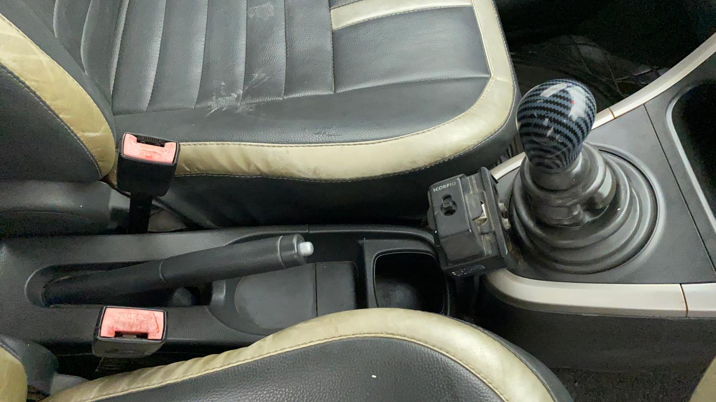 2010 Maruti Ritz VXI, Petrol, Manual, 85,551 km, Gear Lever