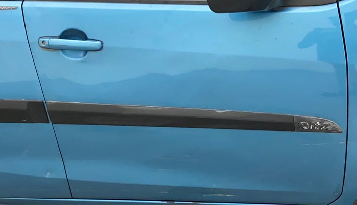 2010 Maruti Ritz VXI, Petrol, Manual, 85,551 km, Driver-side door - Minor scratches