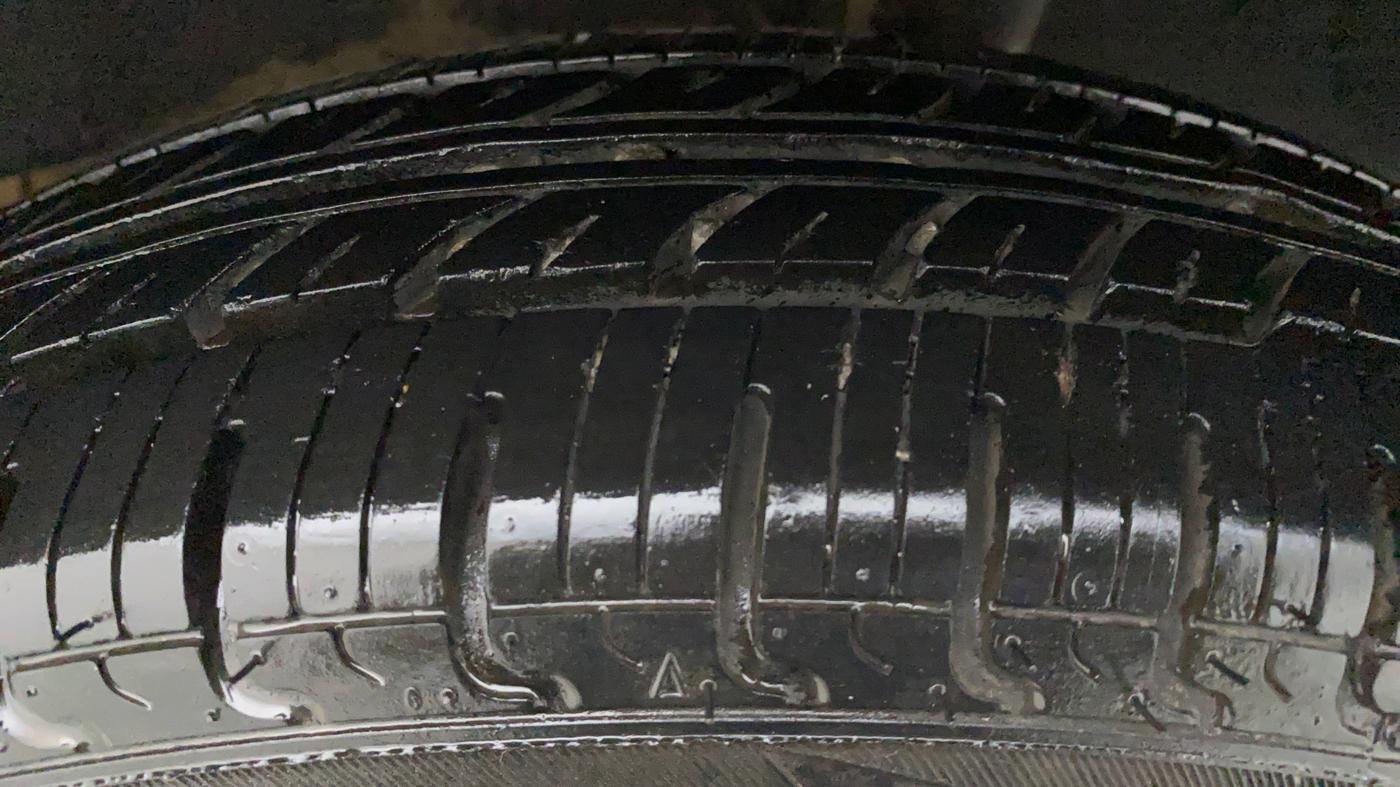 2019 Renault Kwid RXL, Petrol, Manual, 13,907 km, Right Front Tyre Tread