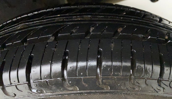 2019 Renault Kwid RXL, Petrol, Manual, 13,907 km, Left Front Tyre Tread
