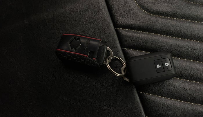 2020 Maruti Baleno ZETA PETROL 1.2, Petrol, Manual, 99,669 km, Key Close Up