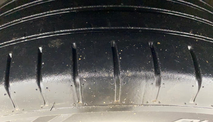 2020 Maruti Baleno ZETA PETROL 1.2, Petrol, Manual, 99,669 km, Left Front Tyre Tread