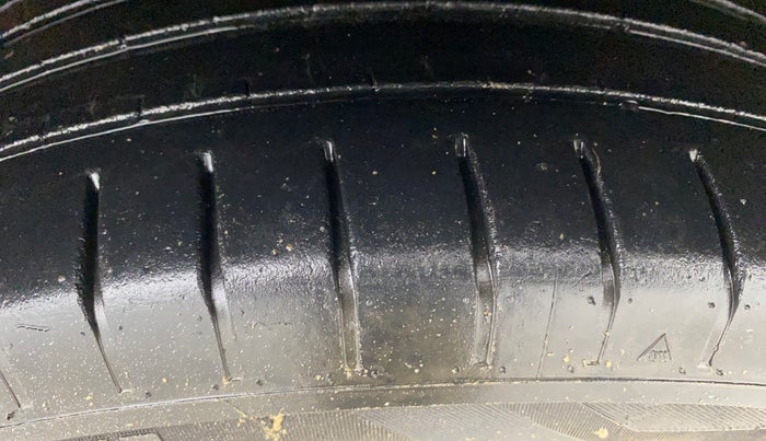 2020 Maruti Baleno ZETA PETROL 1.2, Petrol, Manual, 99,669 km, Right Front Tyre Tread