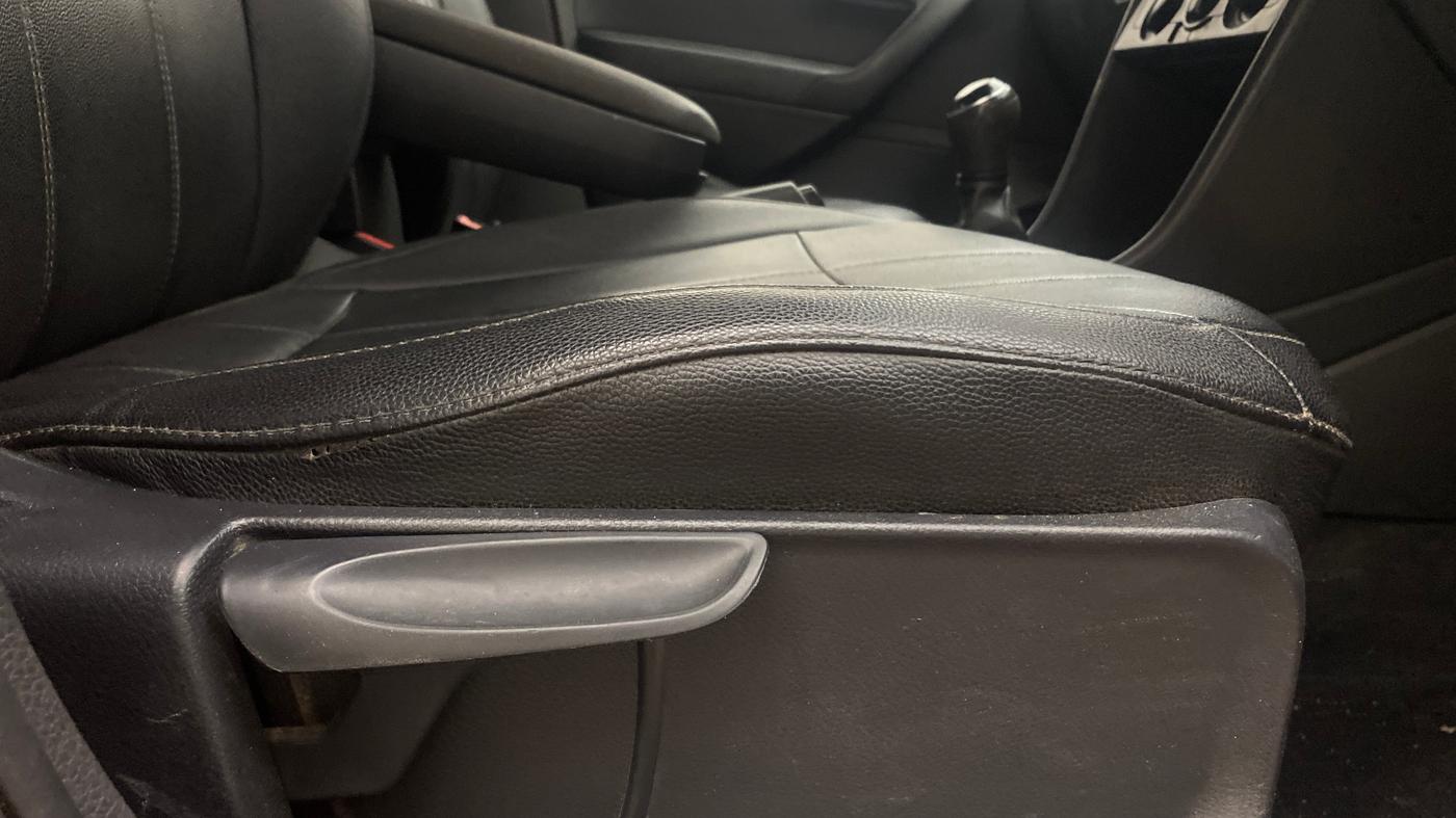 2021 Volkswagen Polo TRENDLINE 1.0L, Petrol, Manual, 1,44,796 km, Driver Side Adjustment Panel