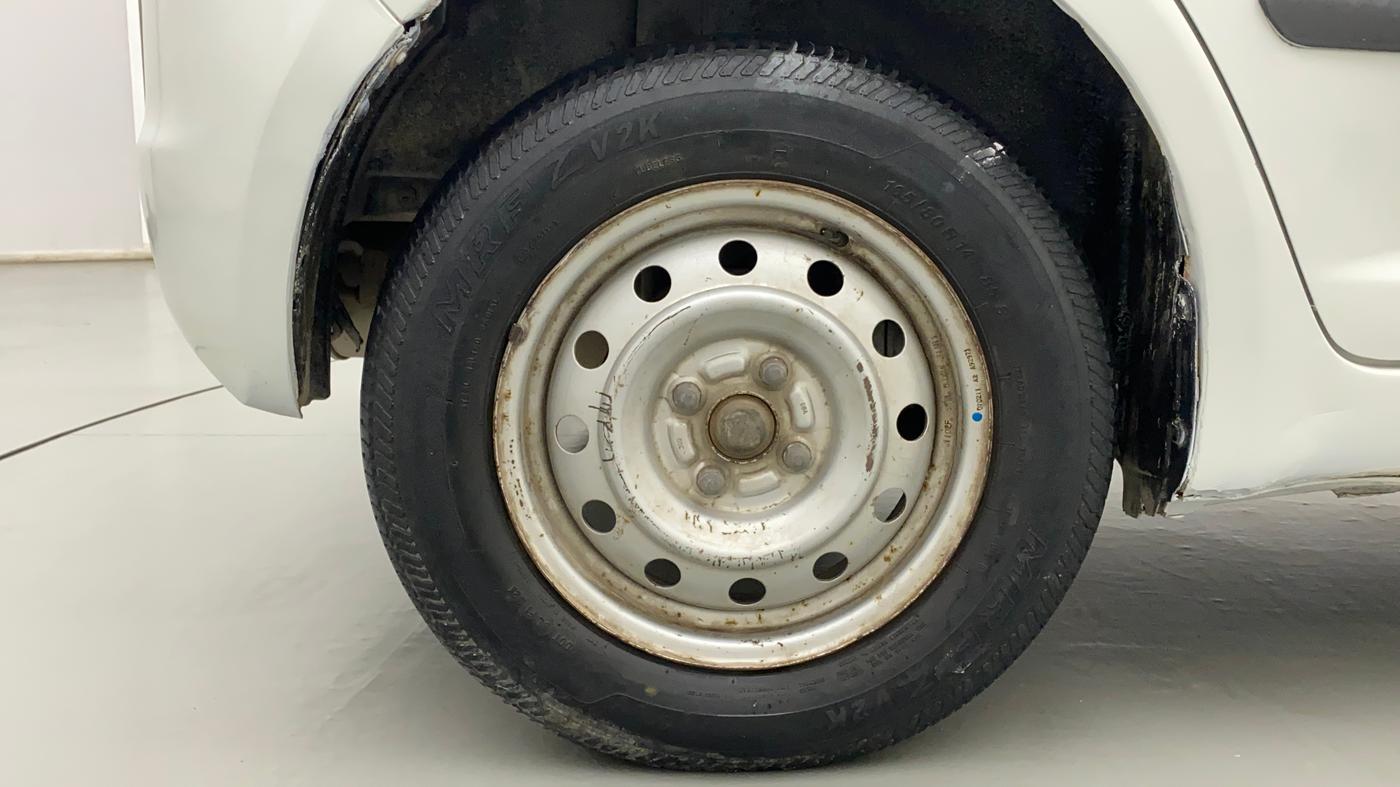 2011 Maruti Swift LXI, Petrol, Manual, 78,858 km, Right Rear Wheel