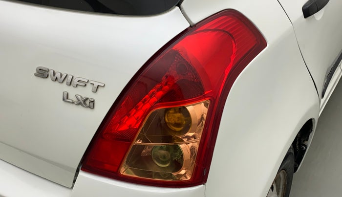 2011 Maruti Swift LXI, Petrol, Manual, 78,858 km, Right tail light - Minor scratches