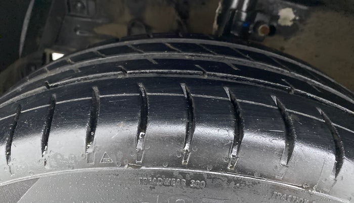 2012 Maruti Ertiga ZXI, CNG, Manual, 83,448 km, Left Front Tyre Tread