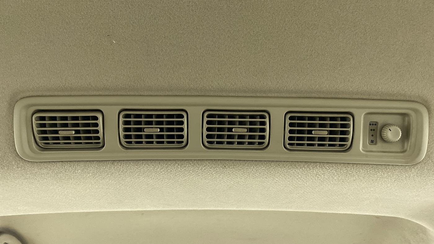 2012 Maruti Ertiga ZXI, CNG, Manual, 83,448 km, Rear AC Vents