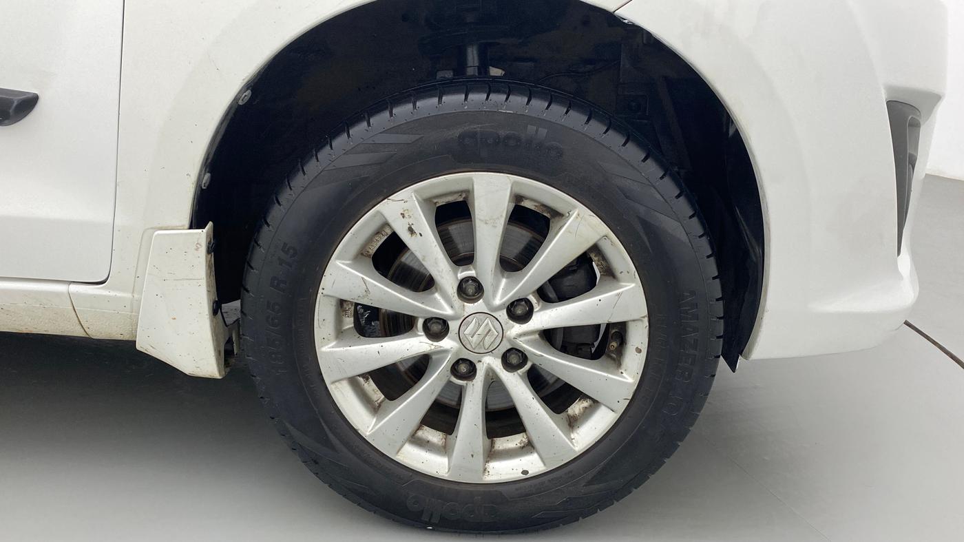 2012 Maruti Ertiga ZXI, CNG, Manual, 83,448 km, Right Front Wheel