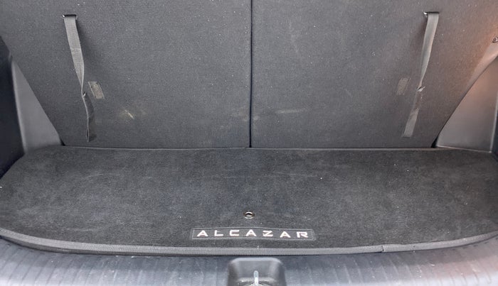 2021 Hyundai ALCAZAR 2.0 SIGNATURE MT 6STR, Petrol, Manual, 13,405 km, Boot Inside