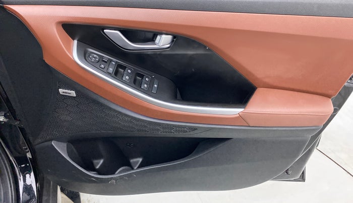 2021 Hyundai ALCAZAR 2.0 SIGNATURE MT 6STR, Petrol, Manual, 13,405 km, Driver Side Door Panels Control