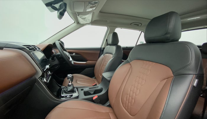 2021 Hyundai ALCAZAR 2.0 SIGNATURE MT 6STR, Petrol, Manual, 13,405 km, Right Side Front Door Cabin