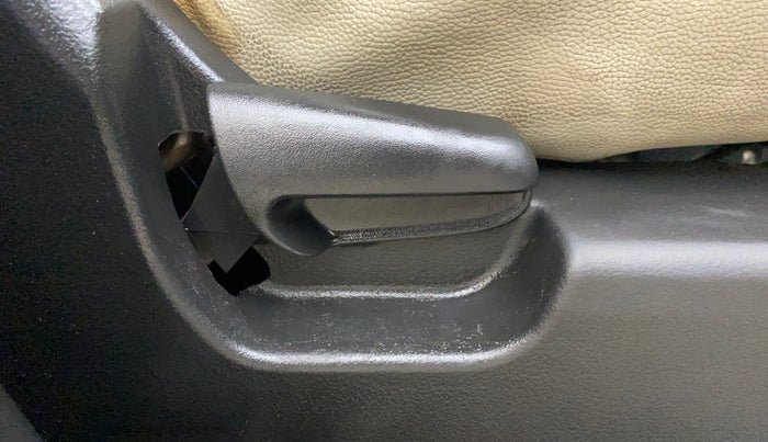 2015 Maruti Wagon R 1.0 VXI, Petrol, Manual, 52,852 km, Driver Side Adjustment Panel