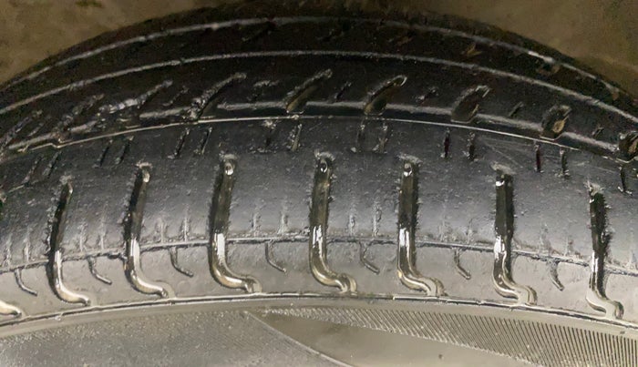 2015 Maruti Wagon R 1.0 VXI, Petrol, Manual, 52,852 km, Right Front Tyre Tread