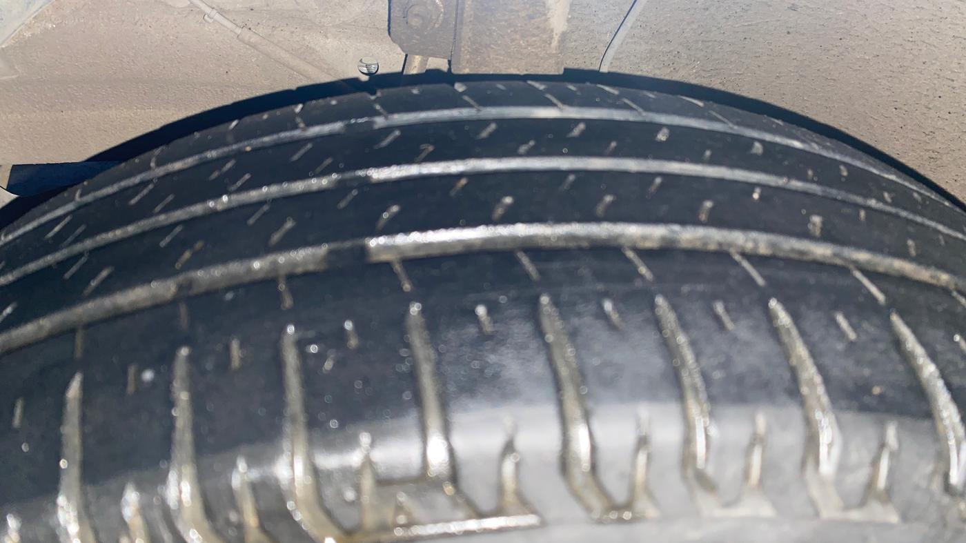 2024 Maruti Ertiga ZXI (O) CNG, CNG, Manual, 38,608 km, Left Front Tyre Tread