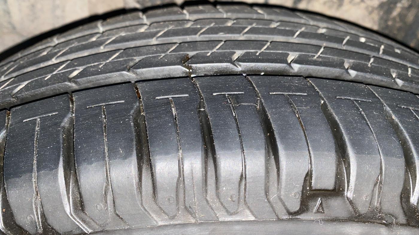 2024 Maruti Ertiga ZXI (O) CNG, CNG, Manual, 38,608 km, Right Rear Tyre Tread