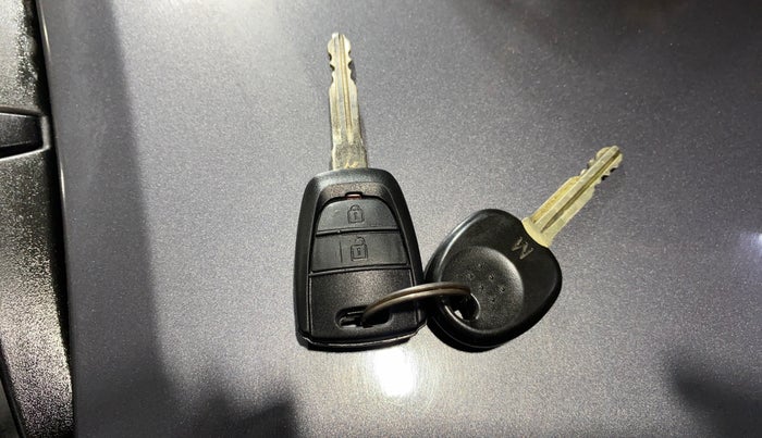 2015 Hyundai Grand i10 SPORTZ 1.2 KAPPA VTVT, Petrol, Manual, 62,263 km, Key Close Up