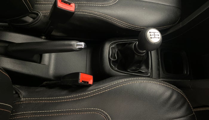 2015 Maruti Swift VXI, Petrol, Manual, 64,057 km, Gear Lever