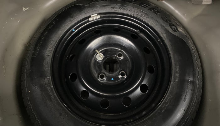 2015 Maruti Swift VXI, Petrol, Manual, 64,057 km, Spare Tyre