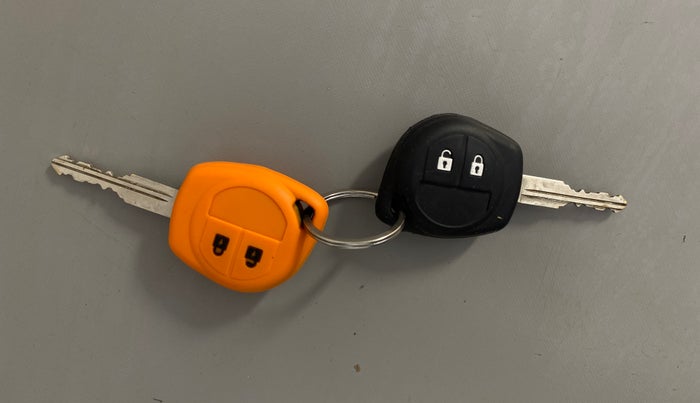 2015 Maruti Swift VXI, Petrol, Manual, 64,057 km, Key Close Up