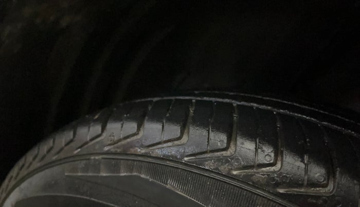 2021 Maruti New Wagon-R LXI CNG (O) 1.0, CNG, Manual, 33,265 km, Left Front Tyre Tread