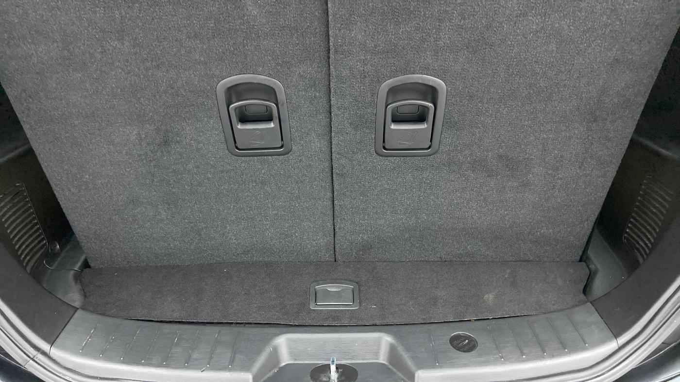 2021 Mahindra XUV500 W9, Diesel, Manual, 5,695 km, Boot Inside