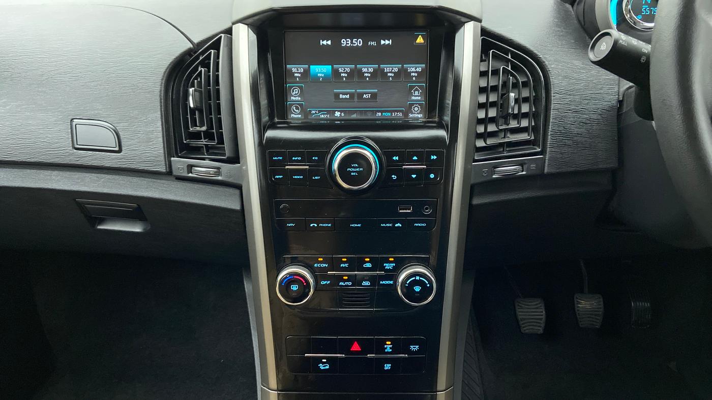 2021 Mahindra XUV500 W9, Diesel, Manual, 5,695 km, Air Conditioner