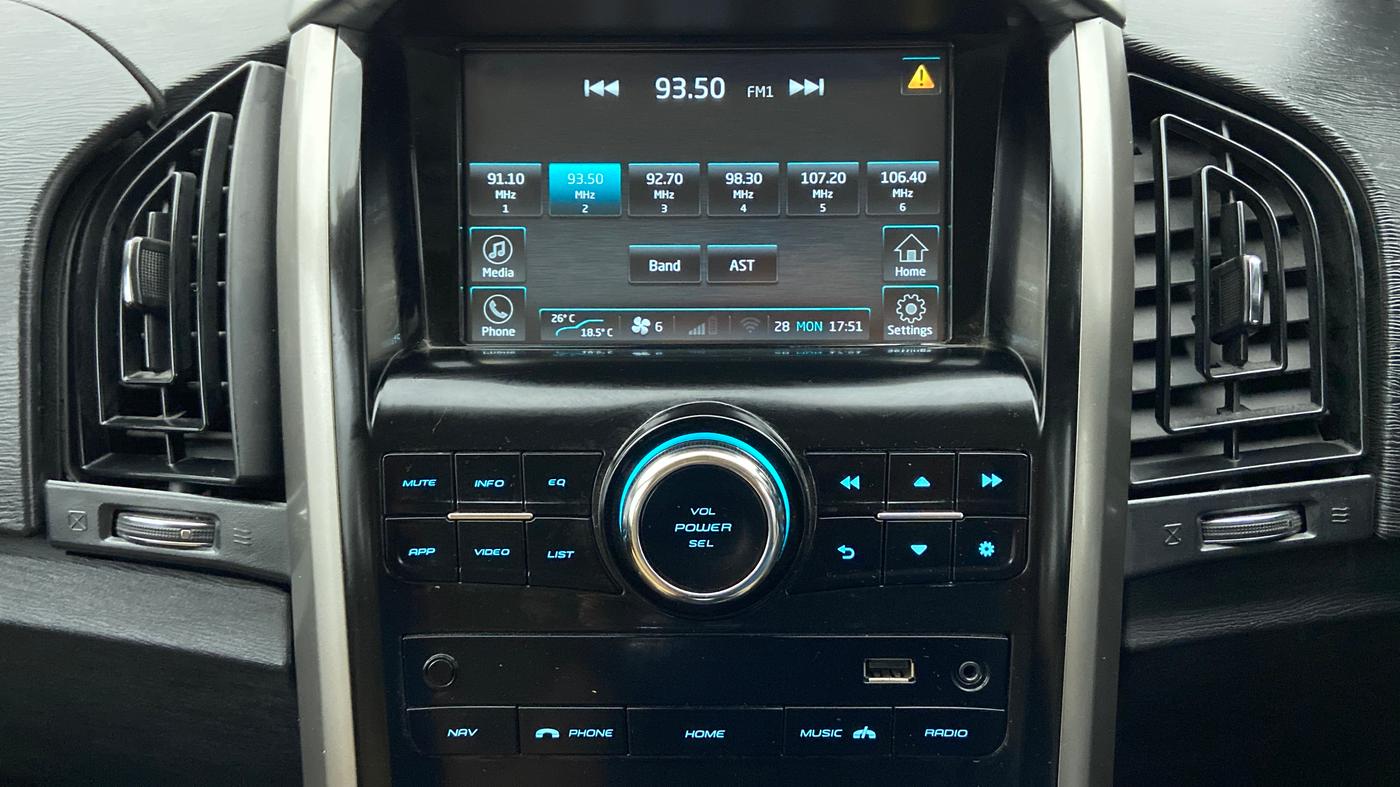 2021 Mahindra XUV500 W9, Diesel, Manual, 5,695 km, Infotainment System