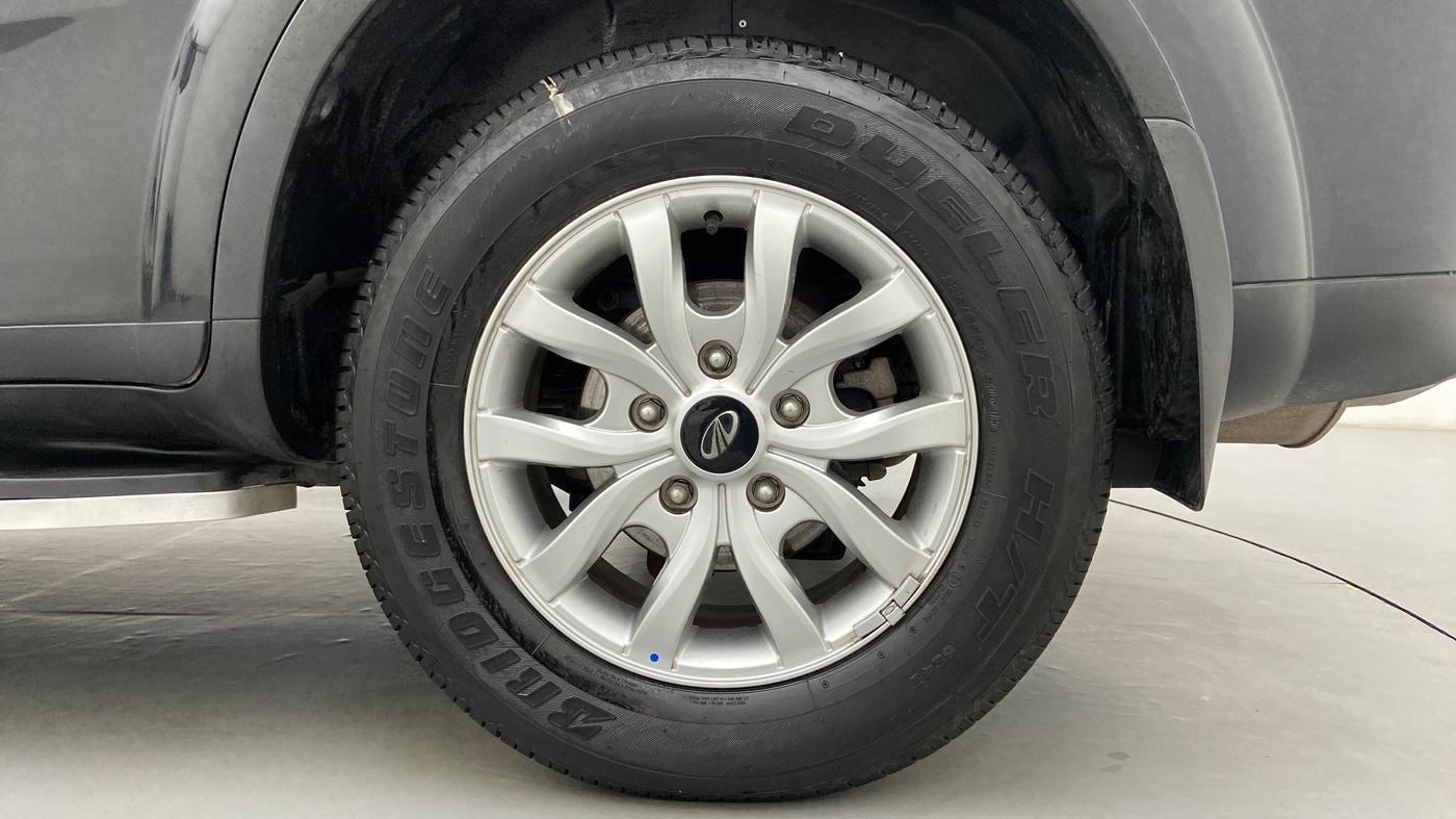 2021 Mahindra XUV500 W9, Diesel, Manual, 5,695 km, Left Rear Wheel