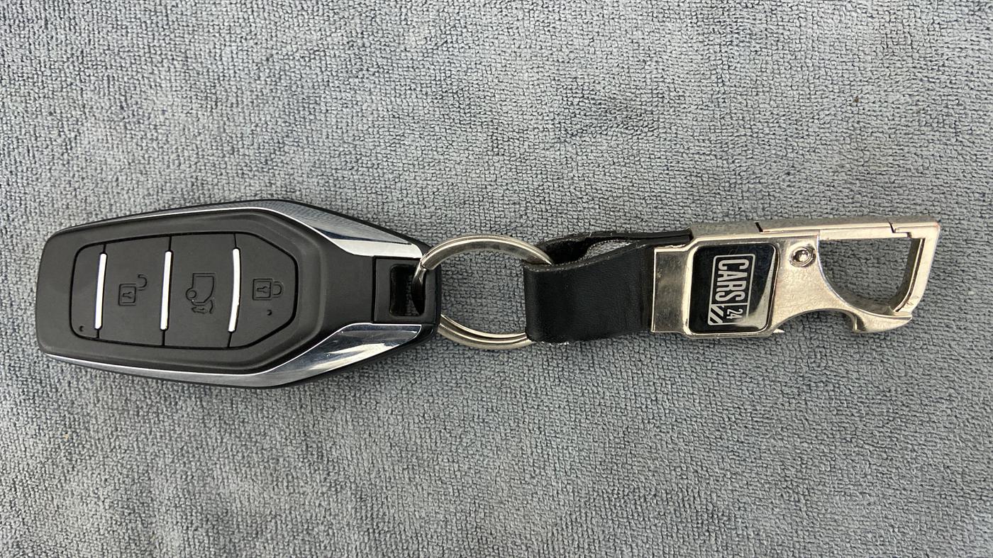 2021 Mahindra XUV500 W9, Diesel, Manual, 5,695 km, Key Close Up