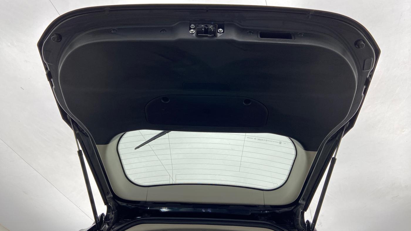 2021 Mahindra XUV500 W9, Diesel, Manual, 5,695 km, Boot Door Open