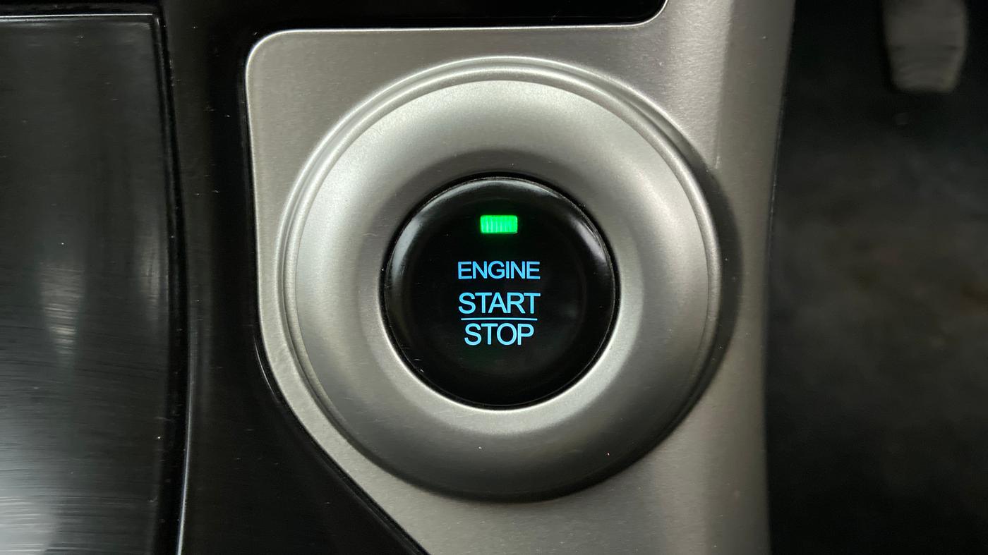 2021 Mahindra XUV500 W9, Diesel, Manual, 5,695 km, Keyless Start/ Stop Button
