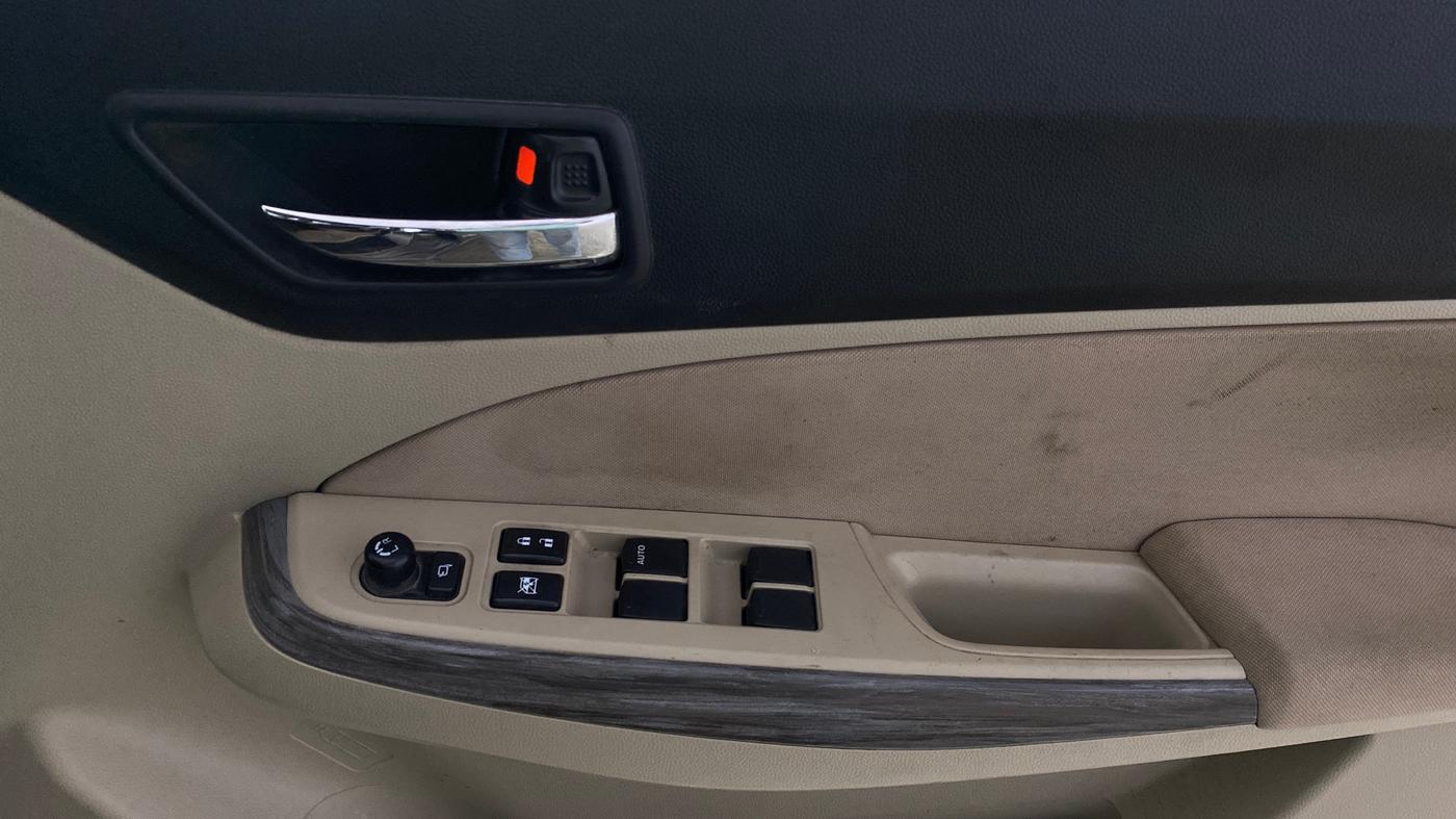 2022 Maruti Dzire ZXI AMT, Petrol, Automatic, 55,815 km, Driver Side Door Panels Control