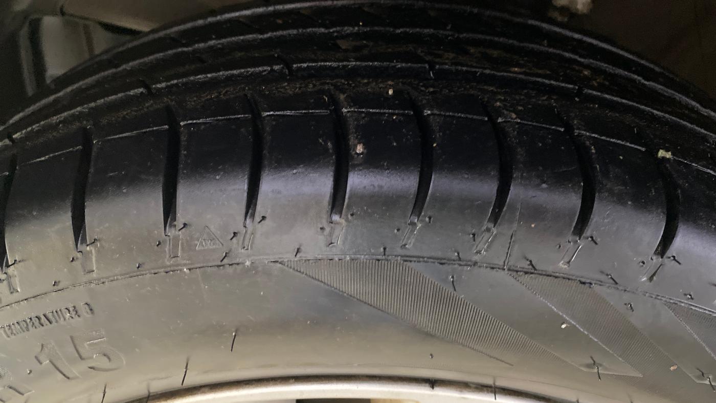 2022 Maruti Dzire ZXI AMT, Petrol, Automatic, 55,815 km, Left Front Tyre Tread