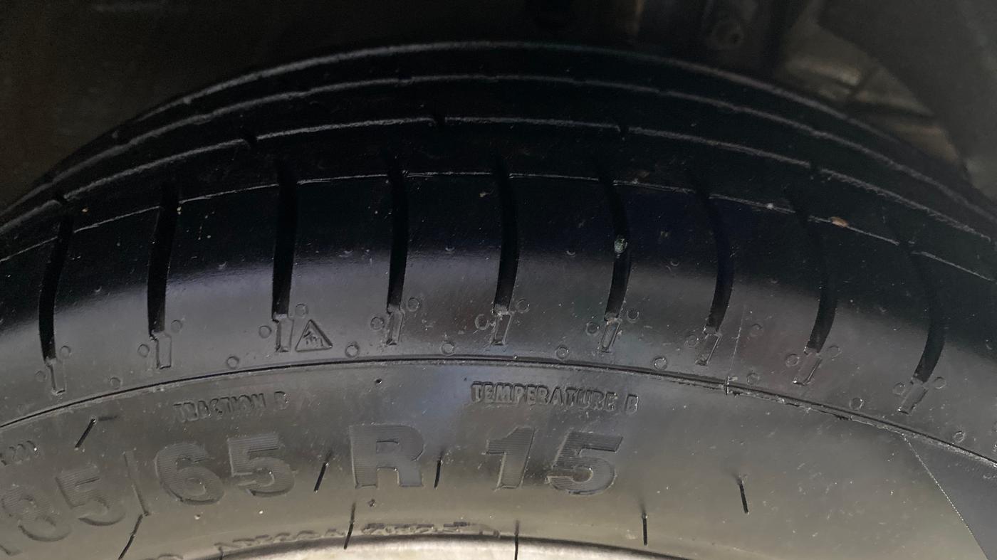 2022 Maruti Dzire ZXI AMT, Petrol, Automatic, 55,815 km, Right Front Tyre Tread
